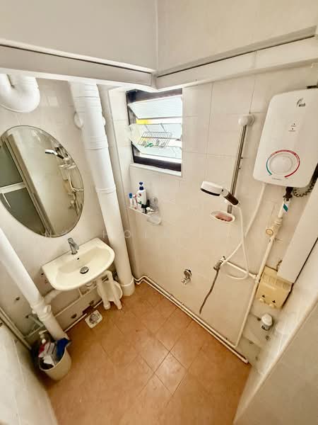 5 Everton Park, 5 Everton Park, 2 Bedrooms, 775 sqft, HDB Flat For Rent, by Nicholas Toh, 500178363 - Bathroom - PropertyGuru.com.sg