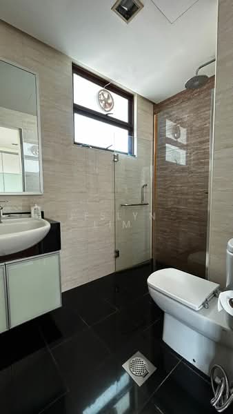 Philips avenue, Philips Avenue, 6 Bedrooms, 4,329 sqft, Semi-Detached House For Sale, by Jeslyn Lim, 500178374 - Bathroom - PropertyGuru.com.sg