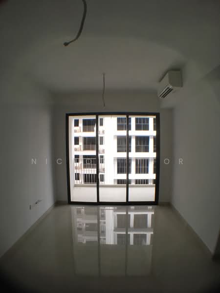 Jewel @ Buangkok, Buangkok Drive, 2 Bedrooms, 732 sqft, Condominium For Sale, by Nichole Thor, 500178386 - Living hall without furniture - PropertyGuru.com.sg