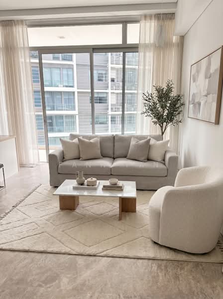 The Laurels @ Cairnhill Road, 40 Cairnhill Road, 2 Bedrooms, 883 sqft, Condominium For Rent, by Fann Fan, 500178394 - Living Room - PropertyGuru.com.sg