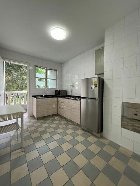 Ville Royale, 310 River Valley Road, 2 Bedrooms, 700 sqft, Apartment For Rent, by Hui Sann Kwok, 500178395 - Kitchen - PropertyGuru.com.sg