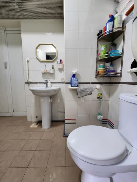 445A Fernvale Road, 445A Fernvale Road, 1 Bedroom, 506 sqft, HDB Flat For Sale, by Janet Neo, 500178398 - Bathroom - PropertyGuru.com.sg