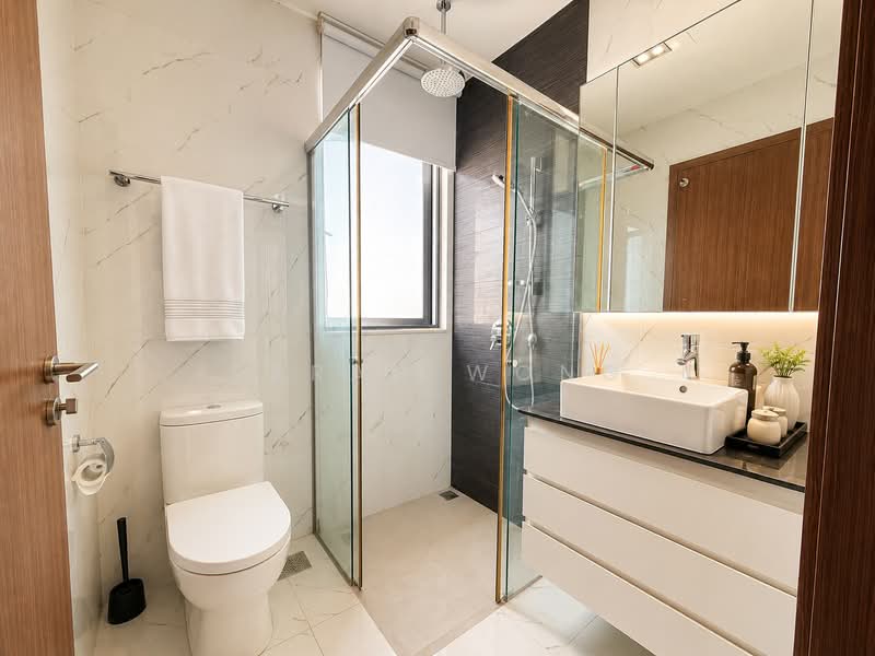 D16 Penthouse Unit, Next to MRT!, , 2 Bedrooms, 1,055 sqft, Condominium For Sale, by Sarah Wong, 500178401 - Bathroom - PropertyGuru.com.sg