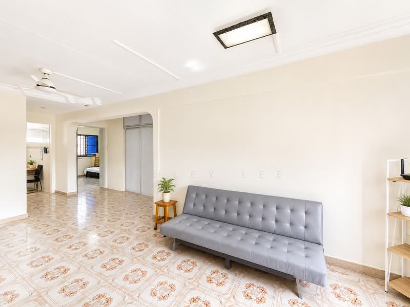 332 Ang Mo Kio Avenue 1, 332 Ang Mo Kio Avenue 1, 2 Bedrooms, 883 sqft, HDB Flat For Sale, by Ashley Lee, 500178402 - Living Room - PropertyGuru.com.sg