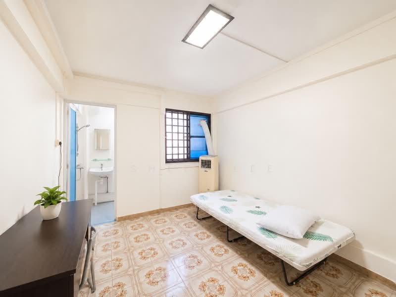 332 Ang Mo Kio Avenue 1, 332 Ang Mo Kio Avenue 1, 2 Bedrooms, 883 sqft, HDB Flat For Sale, by Ashley Lee, 500178402 - Bedroom - PropertyGuru.com.sg
