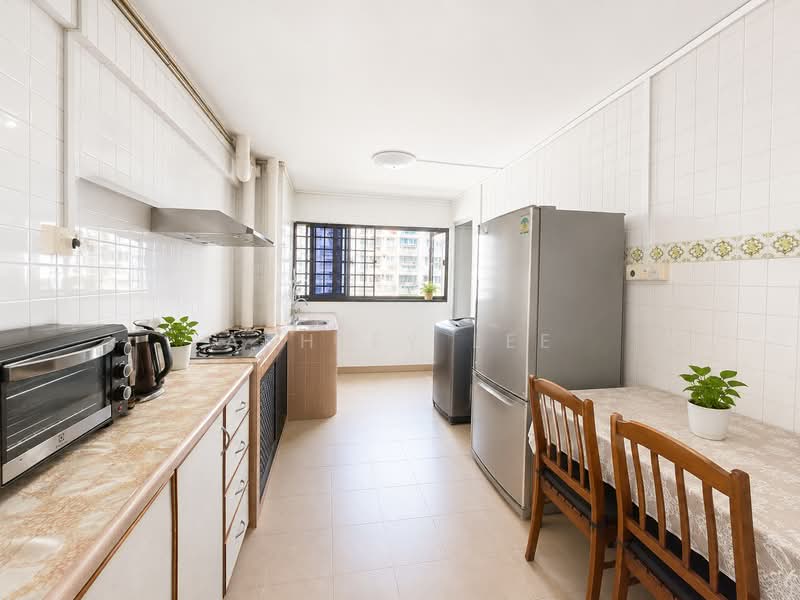 332 Ang Mo Kio Avenue 1, 332 Ang Mo Kio Avenue 1, 2 Bedrooms, 883 sqft, HDB Flat For Sale, by Ashley Lee, 500178402 - Kitchen - PropertyGuru.com.sg