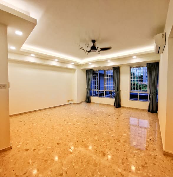 UE Square, 205 River Valley Road, 4 Bedrooms, 1,927 sqft, Apartment For Rent, by Tara Ting 陈莲香, 500178409 - Living Room - PropertyGuru.com.sg