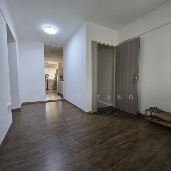 Shophouse 681 Hougang Avenue 8, Hougang Avenue 8, 1,335 sqft, Shop / Shophouse For Rent, by Wendy Tang, 500178416 - Entrance - CommercialGuru.com.sg