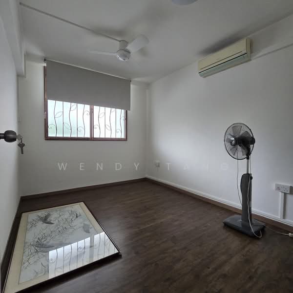 Shophouse 681 Hougang Avenue 8, Hougang Avenue 8, 1,335 sqft, Shop / Shophouse For Rent, by Wendy Tang, 500178416 - Bedroom 2 - light and ventilation - CommercialGuru.com.sg