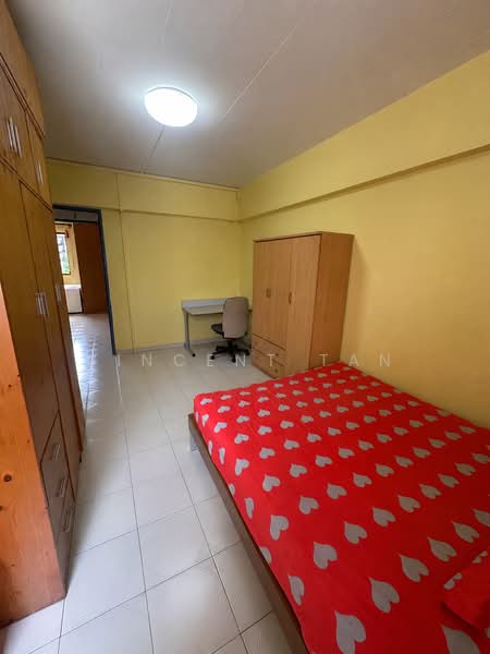 450 Jurong West Street 42, 450 Jurong West Street 42, 3 Bedrooms, 1,130 sqft, HDB Flat For Sale, by Vincent Tan, 500178423 - Bedroom - PropertyGuru.com.sg