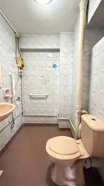 83 Whampoa Drive, 83 Whampoa Drive, 3 Bedrooms, 980 sqft, HDB Flat For Sale, by Patrick Chee, 500178433 - Bathroom - PropertyGuru.com.sg