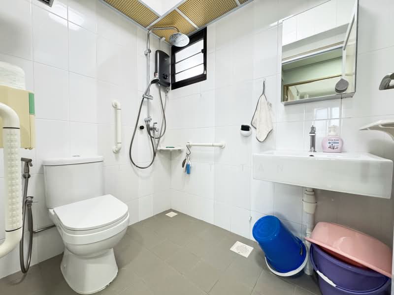 29 Ghim Moh Link, 29 Ghim Moh Link, Room Rental, 150 sqft, HDB Flat For Rent, by Clement Tan, 500178436 - Bathroom - PropertyGuru.com.sg