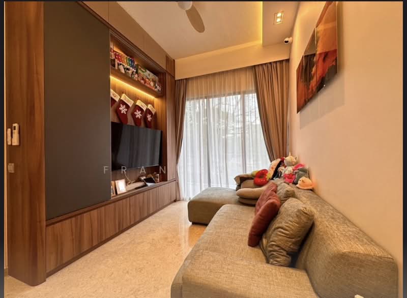 Lattice One, 1 Seraya Crescent, 3 Bedrooms, 861 sqft, Condominium For Sale, by Frances Lim, 500178437 - Living Room - PropertyGuru.com.sg