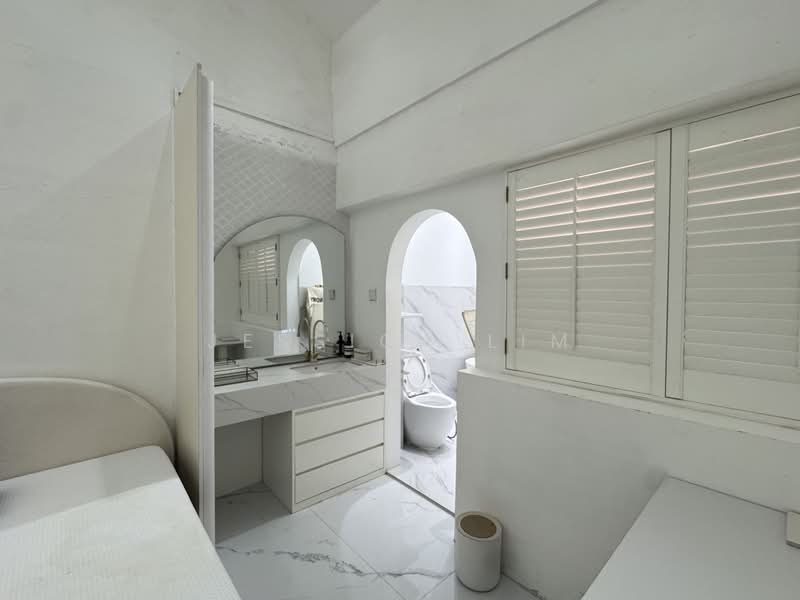 281 Bukit Batok East Avenue 3, 281 Bukit Batok East Avenue 3, 2 Bedrooms, 947 sqft, HDB Flat For Rent, by Jessica Lim, 500178444 - Bathroom - PropertyGuru.com.sg