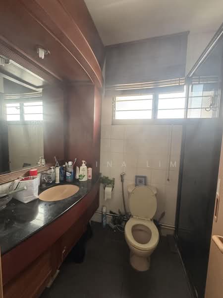 367 Tampines Street 34, 367 Tampines Street 34, 3 Bedrooms, 1,290 sqft, HDB Flat For Rent, by Sabrina Lim, 500178446 - Bathroom - PropertyGuru.com.sg