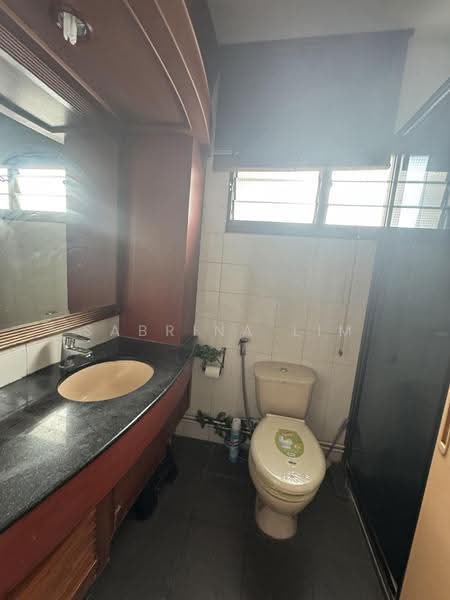 367 Tampines Street 34, 367 Tampines Street 34, Pasir Ris / Tampines, 3 Bedrooms, 1,290 sqft, HDB Flat For Rent, by Sabrina Lim, 500178446 - Bathroom - PropertyGuru.com.sg