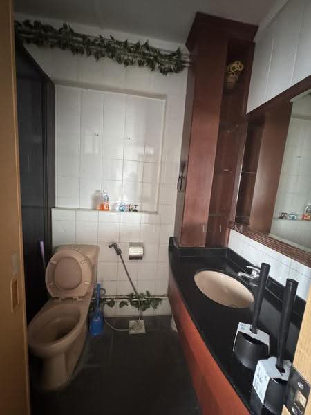 367 Tampines Street 34, 367 Tampines Street 34, Pasir Ris / Tampines, 3 Bedrooms, 1,290 sqft, HDB Flat For Rent, by Sabrina Lim, 500178446 - Bathroom - PropertyGuru.com.sg