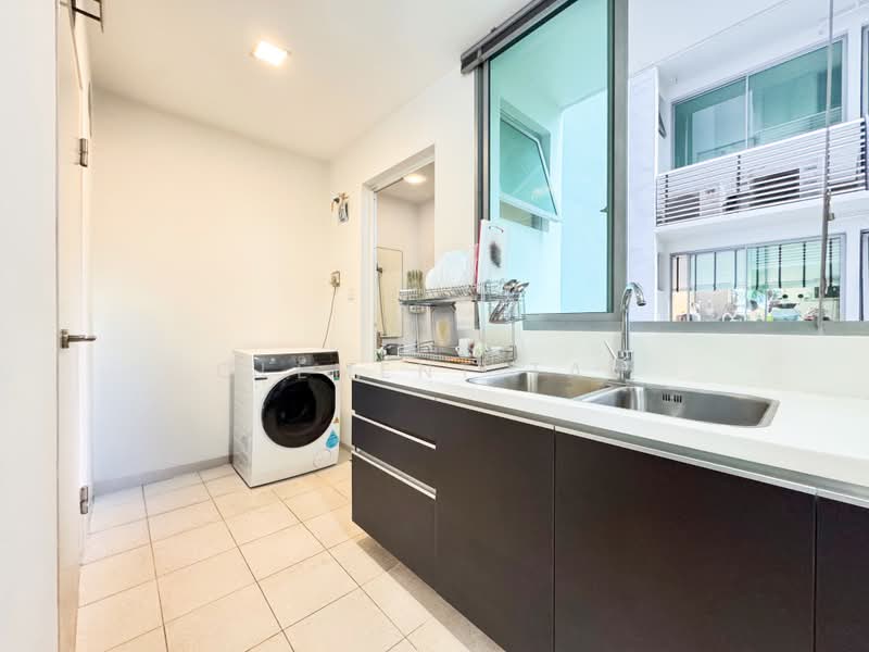 Botannia, 31B West Coast Park, 4 Bedrooms, 1,561 sqft, Condominium For Sale, by Clement Tan, 500178450 - Kitchen (with WC) - PropertyGuru.com.sg