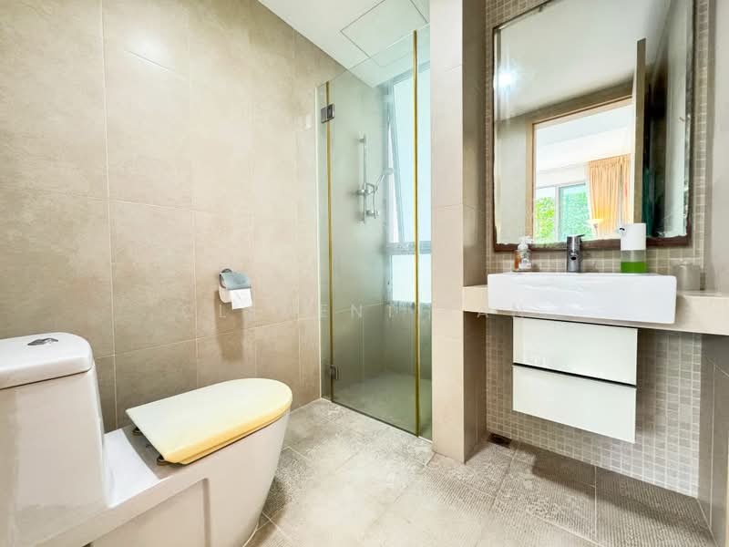 Botannia, 31B West Coast Park, 4 Bedrooms, 1,561 sqft, Condominium For Sale, by Clement Tan, 500178450 - Common Bathroom - PropertyGuru.com.sg