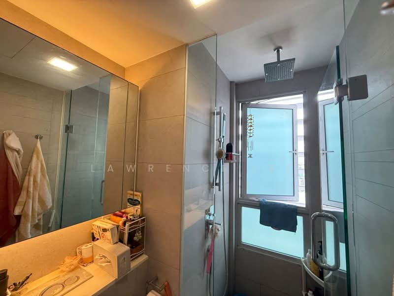 Eight Riversuites, 2 Whampoa East, 3 Bedrooms, 980 sqft, Condominium For Sale, by Lawrence Lee, 500178456 - Bathroom - PropertyGuru.com.sg