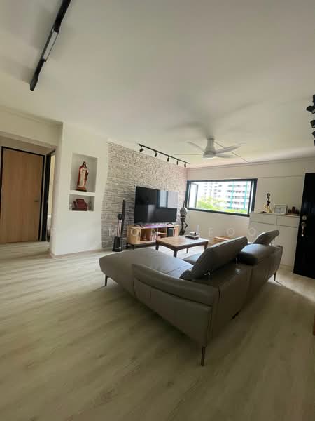 428 Bedok North Road, 428 Bedok North Road, Room Rental, 120 sqft, HDB Flat For Rent, by Raymond Foo, 500178460 - Living Room - PropertyGuru.com.sg