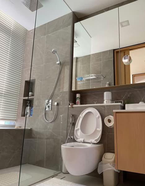 The Laurels @ Cairnhill Road, 38 Cairnhill Road, 3 Bedrooms, 1,313 sqft, Condominium For Sale, by Zerlina Yap, 500178461 - Bathroom - PropertyGuru.com.sg
