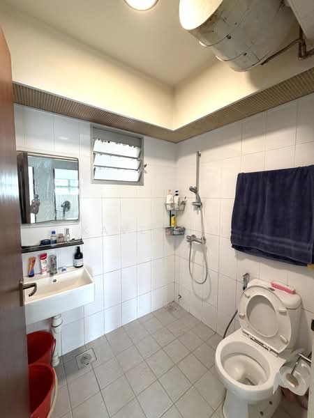415A Fernvale Link, 415A Fernvale Link, 3 Bedrooms, 1,001 sqft, HDB Flat For Sale, by Kaven Oh, 500178462 - Bathroom - PropertyGuru.com.sg