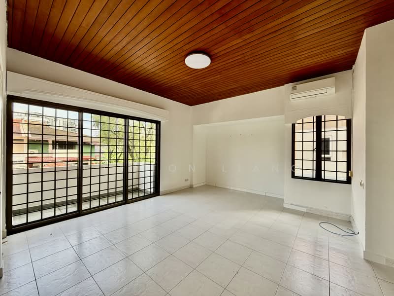 Thomson Hill Estate, 51 Thomson Terrace, 4 Bedrooms, 3,000 sqft, Semi-Detached House For Rent, by Clifton Liang, 500178463 - Living Room - PropertyGuru.com.sg