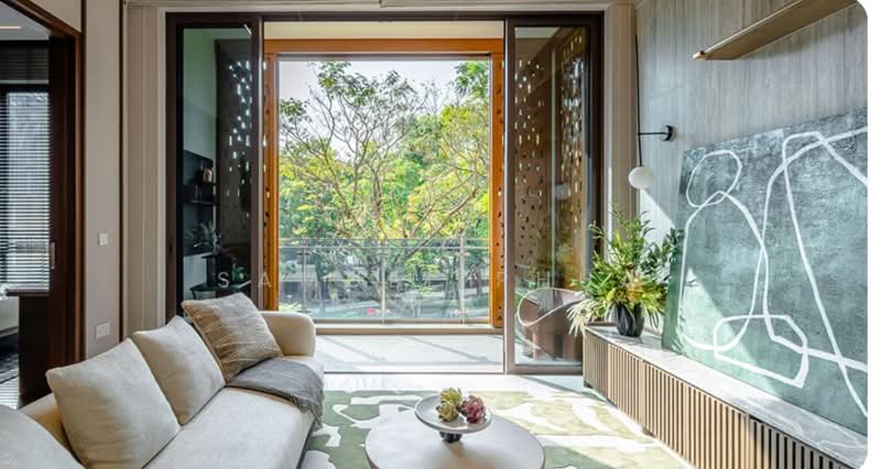 1km Henry park primary, cheap 2 bed, , 2 Bedrooms, 786 sqft, Condominium For Sale, by Samuel Phua, 500178471 - Living Room - PropertyGuru.com.sg