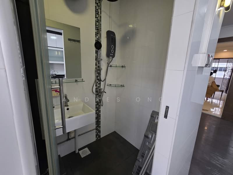 823 Jurong West Street 81, 823 Jurong West Street 81, Room Rental, 200 sqft, HDB Flat For Rent, by Andres Ong, 500178477 - Bathroom - PropertyGuru.com.sg