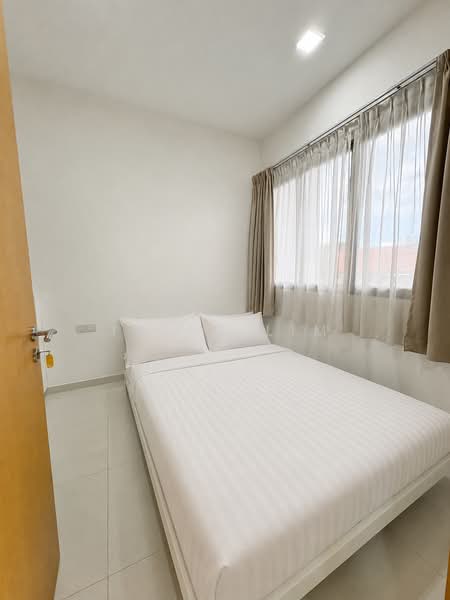 Jool Suites, 2 Sing Joo Walk, 1 Bedroom, 409 sqft, Apartment For Rent, by Irene Lim, 500178483 - Bedroom - PropertyGuru.com.sg
