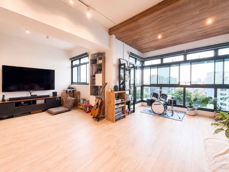 7 Pine Close, 7 Pine Close, 3 Bedrooms, 1,184 sqft, HDB Flat For Sale, by Aaron Leong, 500178486 - Living Room - PropertyGuru.com.sg