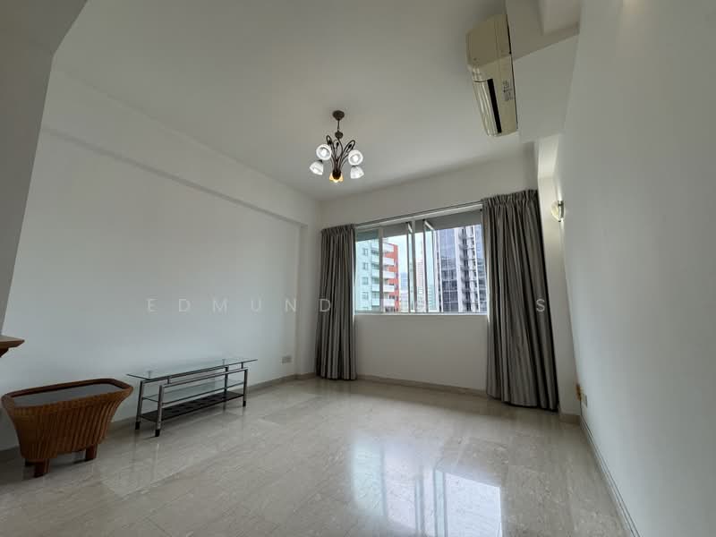 Spring Grove, 53 Grange Road, 5 Bedrooms, 1,012 sqft, Condominium For Rent, by Edmund Ng Y S, 500178490 - Living Room - PropertyGuru.com.sg