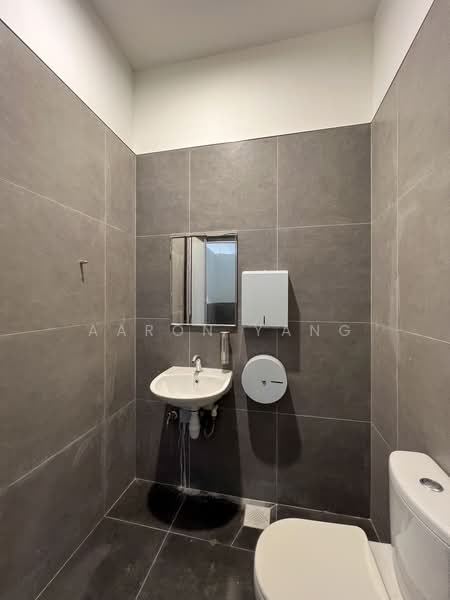 Food Concept @ Pandan, 239 Pandan Loop, 1,992 sqft, Factory / Workshop (B2) For Sale, by Aaron Yang, 500178492 - Bathroom - CommercialGuru.com.sg