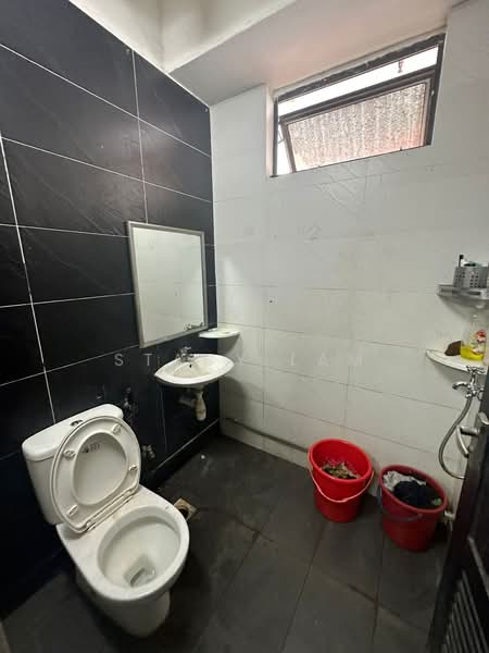 Loyang Enterprise Building, 56 Loyang Way, 3,100 sqft, Factory / Workshop (B2) For Sale, by Stacy Lam, 500178495 - Bathroom - CommercialGuru.com.sg