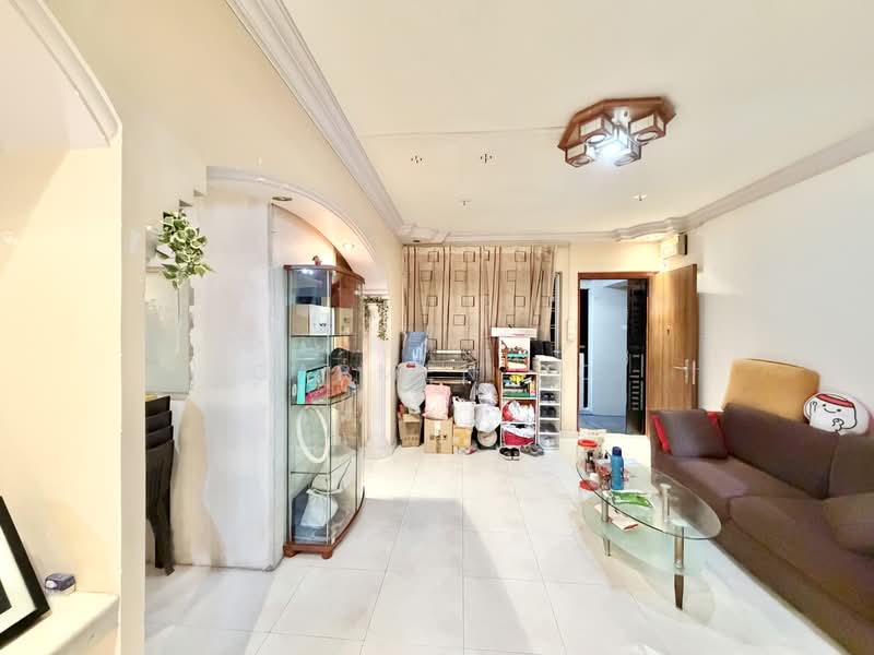 860 Woodlands Street 83, 860 Woodlands Street 83, 3 Bedrooms, 1,141 sqft, HDB Flat For Sale, by Carmen Ho, 500178496 - Living Room - PropertyGuru.com.sg