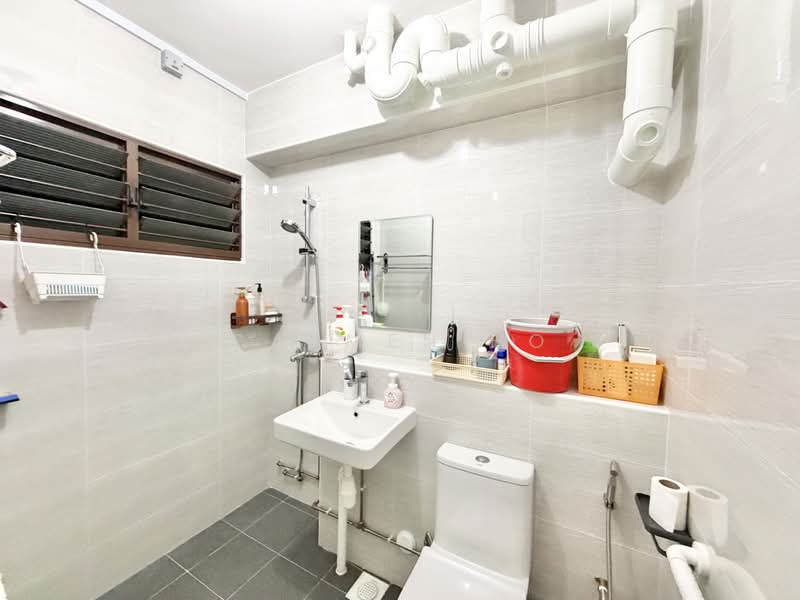 860 Woodlands Street 83, 860 Woodlands Street 83, 3 Bedrooms, 1,141 sqft, HDB Flat For Sale, by Carmen Ho, 500178496 - Bathroom - PropertyGuru.com.sg