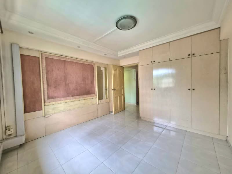 106 Jalan Dusun, 106 Jalan Dusun, 3 Bedrooms, 1,001 sqft, HDB Flat For Sale, by Jamie Toh, 500178499 - Master Bedroom - PropertyGuru.com.sg