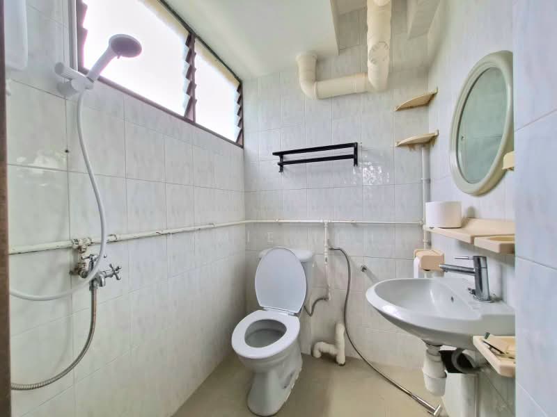 106 Jalan Dusun, 106 Jalan Dusun, 3 Bedrooms, 1,001 sqft, HDB Flat For Sale, by Jamie Toh, 500178499 - Bathroom - PropertyGuru.com.sg