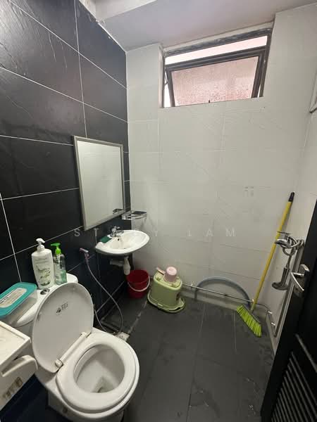 Loyang Enterprise Building, 56 Loyang Way, 3,100 sqft, Factory / Workshop (B2) For Rent, by Stacy Lam, 500178502 - Bathroom - CommercialGuru.com.sg