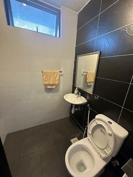 Loyang Enterprise Building, 56 Loyang Way, 3,046 sqft, Factory / Workshop (B2) For Rent, by Stacy Lam, 500178505 - Bathroom - CommercialGuru.com.sg
