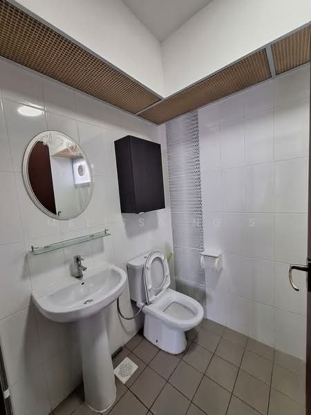 166A Yung Kuang Court, 166A Yung Kuang Road, 3 Bedrooms, 1,001 sqft, HDB Flat For Sale, by Melissa Ng S L, 500178510 - Bathroom - PropertyGuru.com.sg