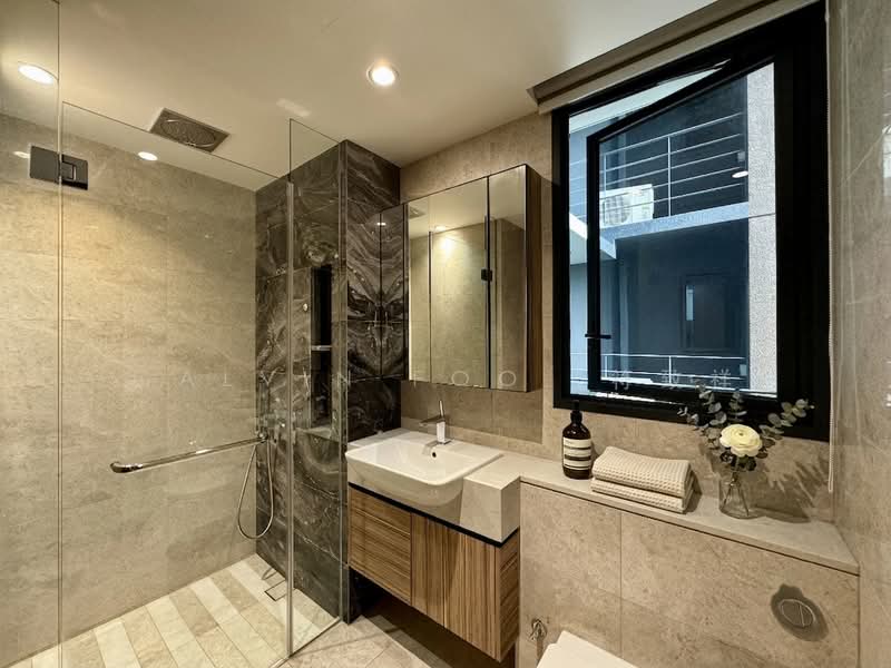 Pullman Residences, 18 Dunearn Road, 1 Bedroom, 463 sqft, Condominium For Rent, by Calvin Foo 符致祥, 500178518 - Bathroom - PropertyGuru.com.sg