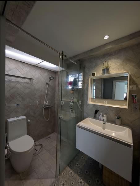 216A Compassvale Drive, 216A Compassvale Drive, 3 Bedrooms, 1,206 sqft, HDB Flat For Sale, by Lim Darren, 500178529 - Bathroom - PropertyGuru.com.sg
