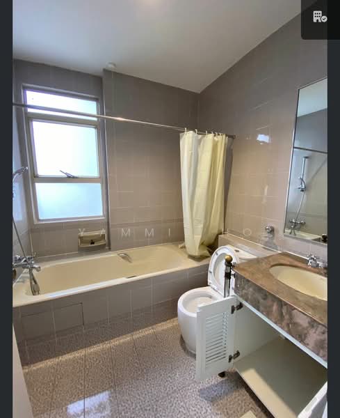 Leonie Condotel, 2 Leonie Hill Road, 4 Bedrooms, 2,715 sqft, Condominium For Rent, by Yammie Ho, 500178540 - Bathroom - PropertyGuru.com.sg