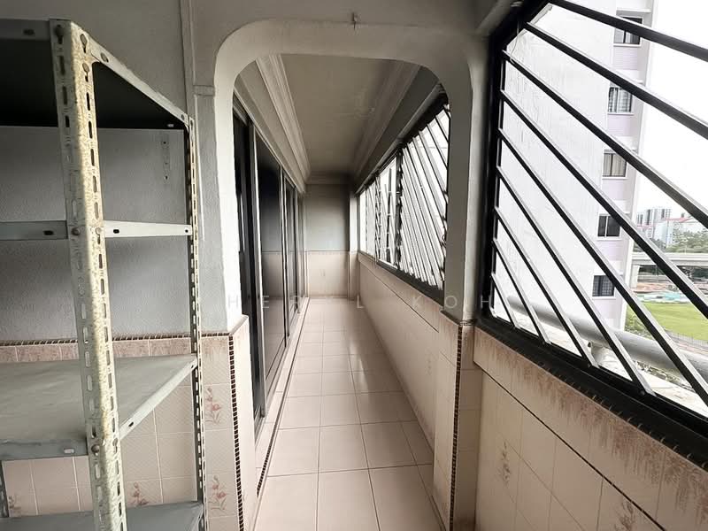 170 Bukit Batok West Avenue 8, 170 Bukit Batok West Avenue 8, 3 Bedrooms, 1,442 sqft, HDB Flat For Sale, by Sheryl Koh, 500178546 - Long Spacious Balcony - PropertyGuru.com.sg