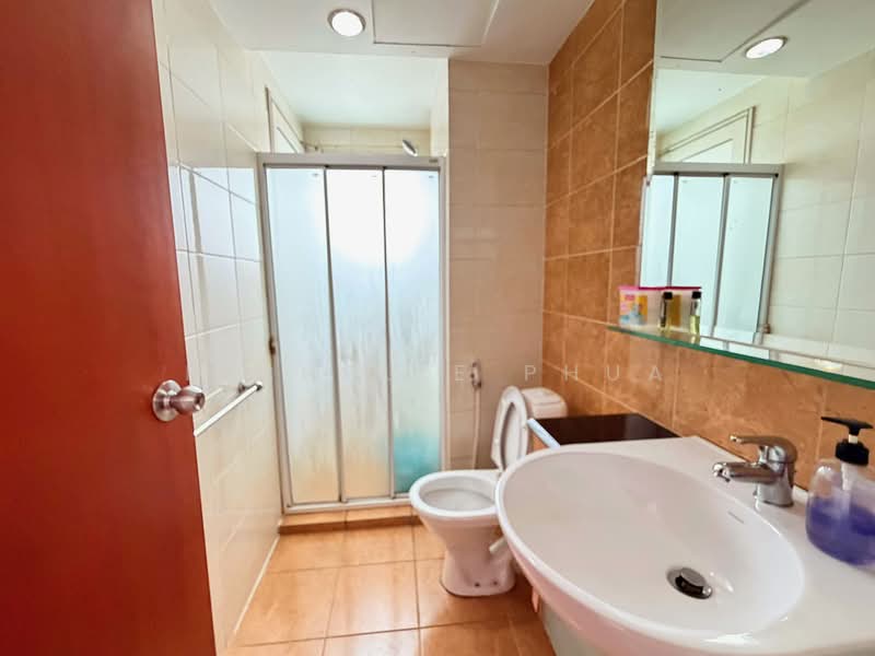 Lilydale, 552 Yishun Ave 6, 3 Bedrooms, 1,195 sqft, Condominium For Sale, by Richelle Phua, 500178550 - Bathroom - PropertyGuru.com.sg