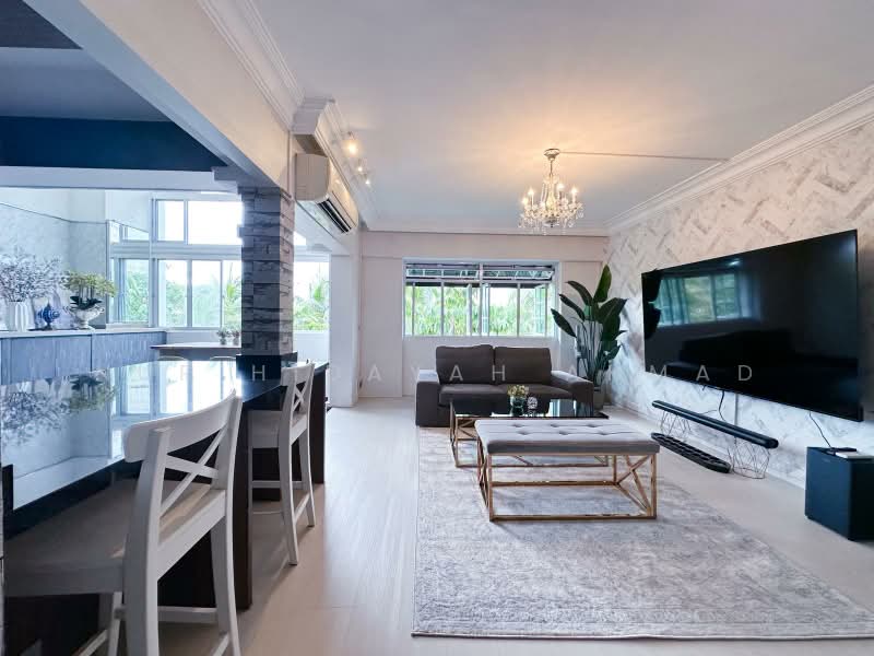 123 Pasir Ris Street 11, 123 Pasir Ris Street 11, 4 Bedrooms, 1,582 sqft, HDB Flat For Sale, by Nur Hidayah Ahmad, 500178561 - Living, balcony, bar counter - PropertyGuru.com.sg