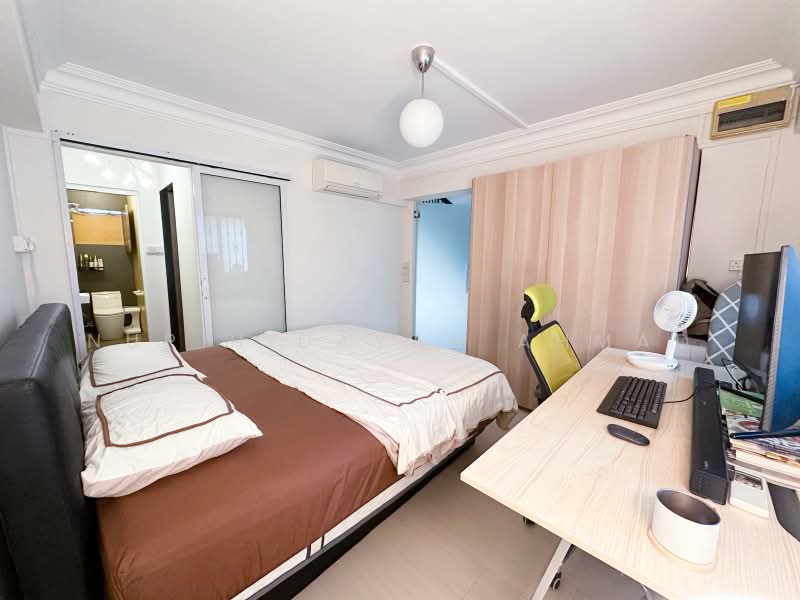 123 Pasir Ris Street 11, 123 Pasir Ris Street 11, 4 Bedrooms, 1,582 sqft, HDB Flat For Sale, by Nur Hidayah Ahmad, 500178561 - Granny room with attached toilet - PropertyGuru.com.sg