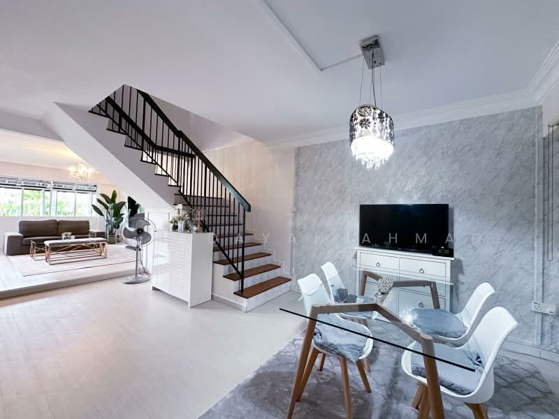 123 Pasir Ris Street 11, 123 Pasir Ris Street 11, 4 Bedrooms, 1,582 sqft, HDB Flat For Sale, by Nur Hidayah Ahmad, 500178561 - Living Room - PropertyGuru.com.sg